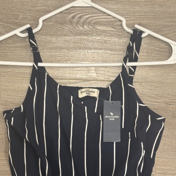 Abercrombie Kids Romper – Size 15/16 – Navy Blue Striped - Picture 2 of 4